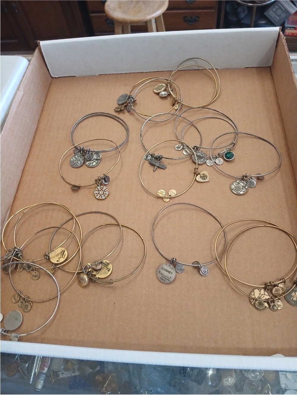20 Vintage Alex And Ani Charm Bracelets Assortment - Picture 2 of 5